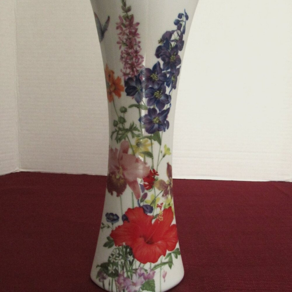 Toyo Japan vase Exotic Bouquet white red flowers 9-3/4" high vintage